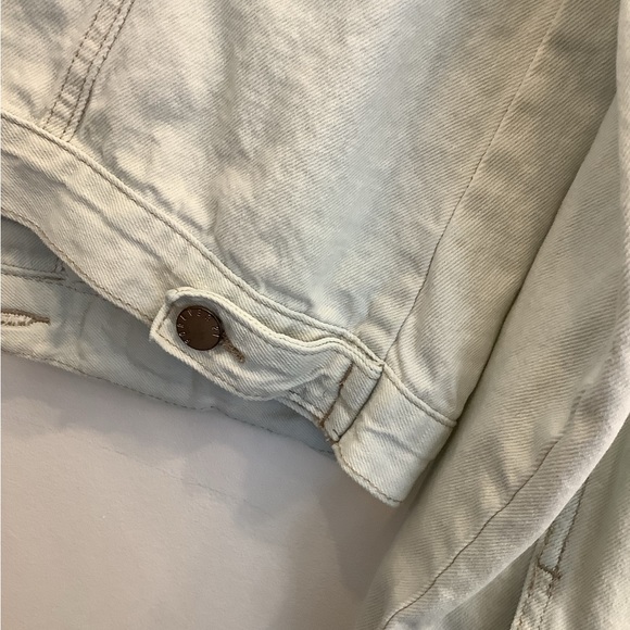 Forever 21 Denim Jacket - Picture 4 of 6